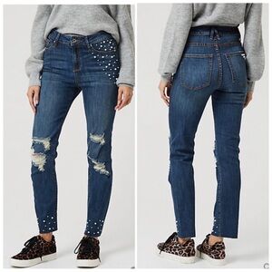 Pearls Embellished Jeans Relaxed Regular Rise

Size: US 8